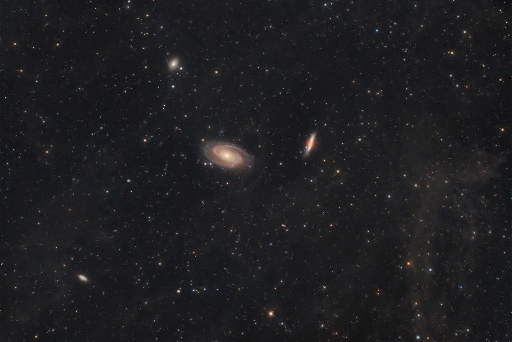 Galaktyki M81 i M82 skąpane w Mgławicy IFN (Integrated Flux Nebulas) 
